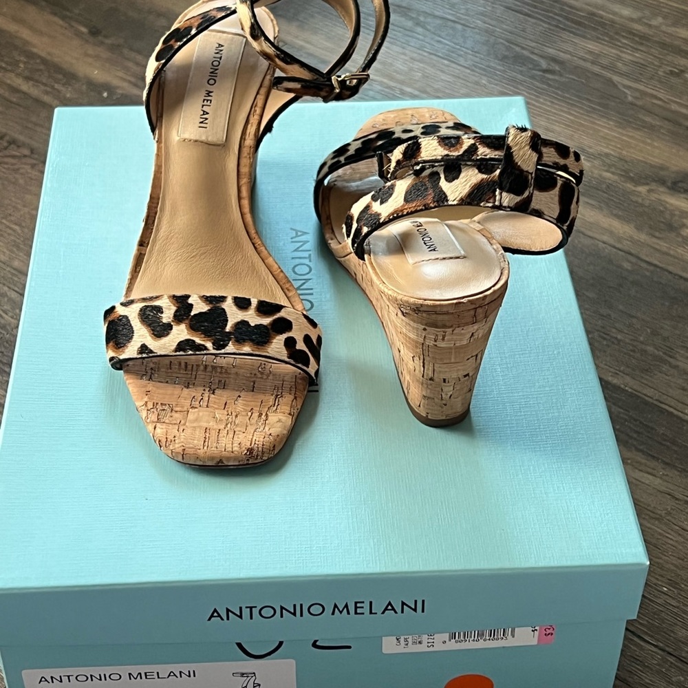 Antonio Melani size 6.5 leopard wedge sandal